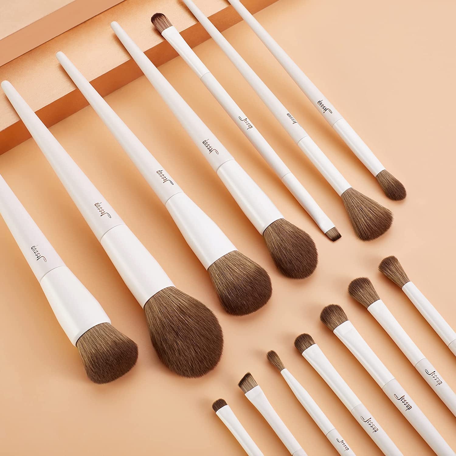 14-Piece Premium Synthetic Makeup Brush Set - Perfect for Contour, Concealer, Foundation, Eyeshadow & More in Elegant Light Grey T329